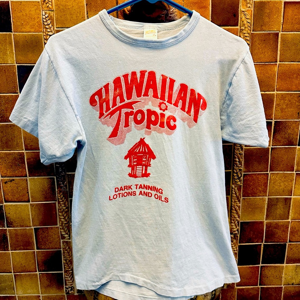 Vintage 1970s Hawaiian Tropic t-shirt Sz L but fits like M or Small pre-owned.